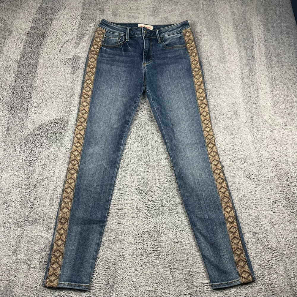 Driftwood jeans size 26 skinny embroidered leg